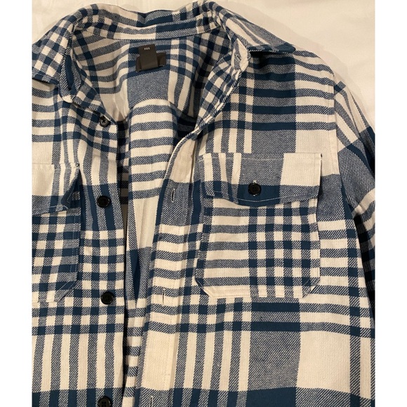 H&M > Plaid Shacket - Picture 2 of 6